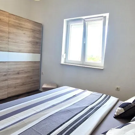 Apartment Goran
